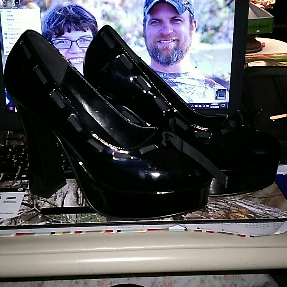 Pleaser pinup shoes